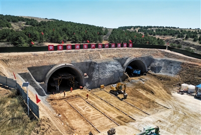 国道工程建设“不打烊”